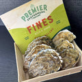Irische Austern Fines Nr. 2 im geöffneten Holzkörbchen von Premier Seafarmers