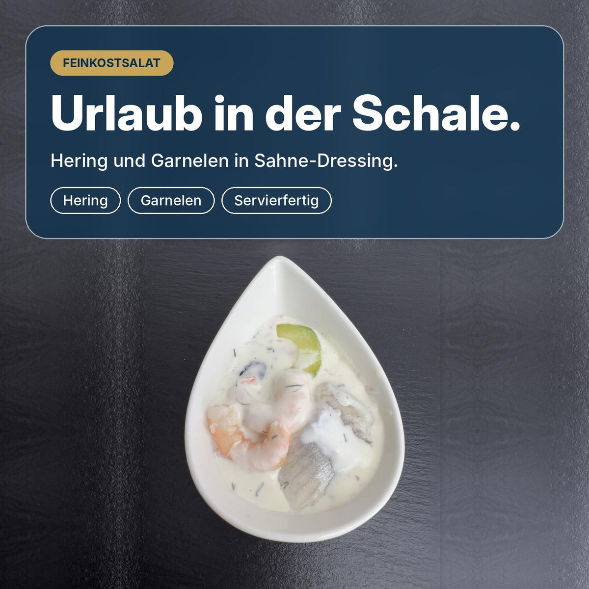 Urlaub in der Schale: Usedomer Fischerschmaus aus mariniertem Hering und Garnelen in Sahne-Dressing, servierfertig.